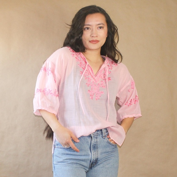 (58) vtg 1970s embroidered pink hippie blouse - Picture 2 of 4